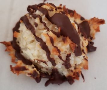 coconut macaroon with dark chocolate