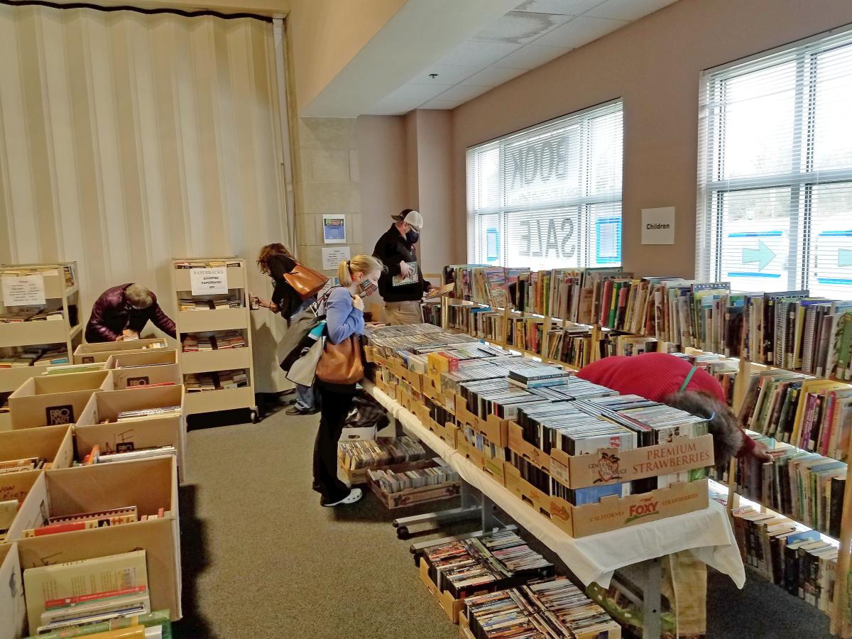 Book Sale roon